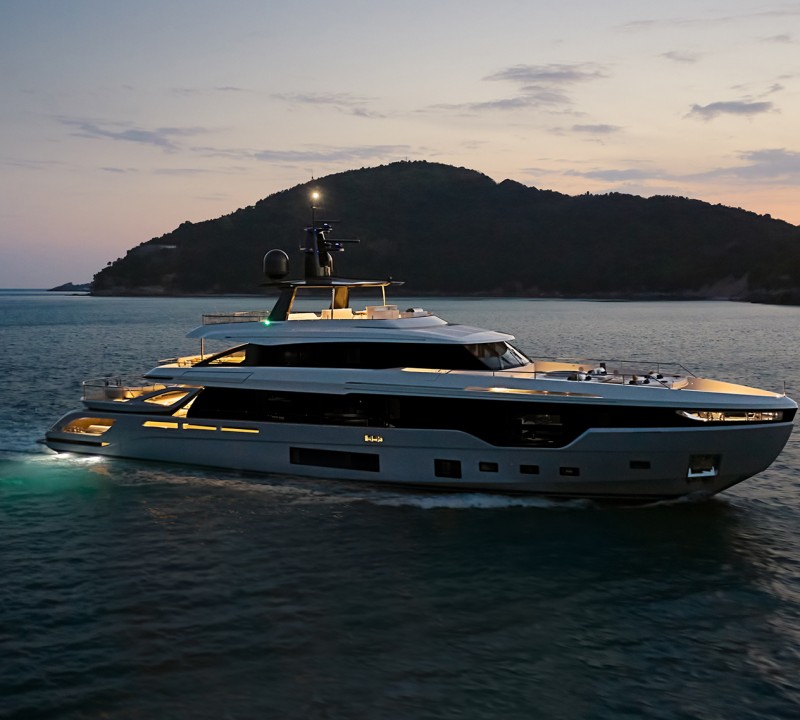 azimut yacht shabby